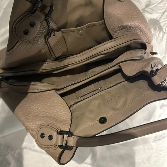 Coach Handbag - Picture 3 of 10